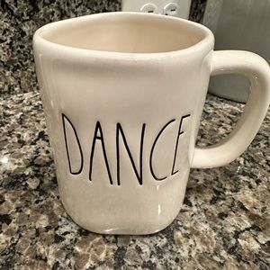 Rae Dunn Mug. Like new condition